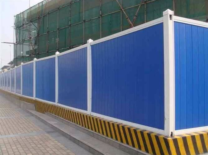 工地圍擋的作用~工地仿真草皮圍擋